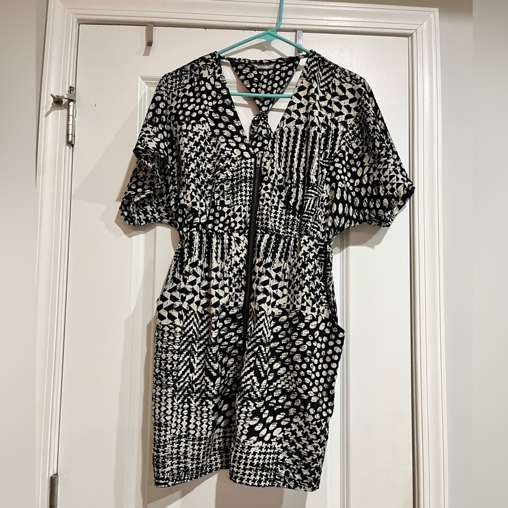 Tramp black and white dress